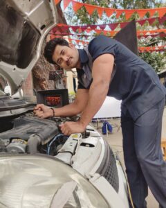 Chandan Kumar Instagram - Meet Mr.Srinivas, Car Mechanic. 
#srimathisrinivas 
@starmaa