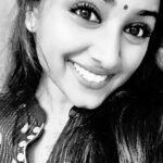 Chandini Sreedharan Instagram - Chinkara Kinnaram Chirichu Konchunna  Manikurunne Vaa... Punnaram... Punnaram... 🖤🧿