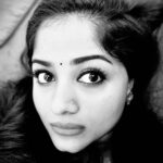 Chandini Sreedharan Instagram - Kannamoochchi Yaenada, En Manam Unakkoru Vilaiyaattu Bommaiyaa... 🖤🧿