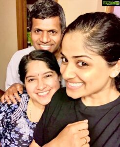 Chandini Sreedharan Instagram - Happy Anniversary To My Favorite Couple!! Thanks for falling in love, getting married & making us two crazy kids! We promise to keep driving you guys crazy in love! 🤪😆😘 LOVE YOU 💕🧿