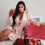 Chandrika Ravi Instagram – Baby it’s getting cold outside.. let’s have some grown and sexy vibes at home with the new pomegranate flavour @ciroc @diddy