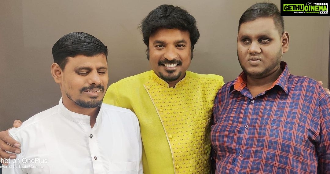 D. Imman - 14K Likes - Amazing Singing Talents behind #VaaSaamy
Keezhakarai Samsutheen,Mukesh Mohamed and Nochipatti Thirumoorthi!
#DImmanMusical
Praise God!