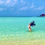 Daisy Shah Instagram - Life’s a beach, find your wave 🌊 . . . #beachcalling #throwback #gottagoback #livelovelaugh #daisyshah