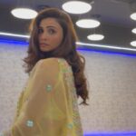 Daisy Shah Instagram - Weekend MOOD Expectation Vs Reality 🙄 . . . #livelovelaugh #daisyshah