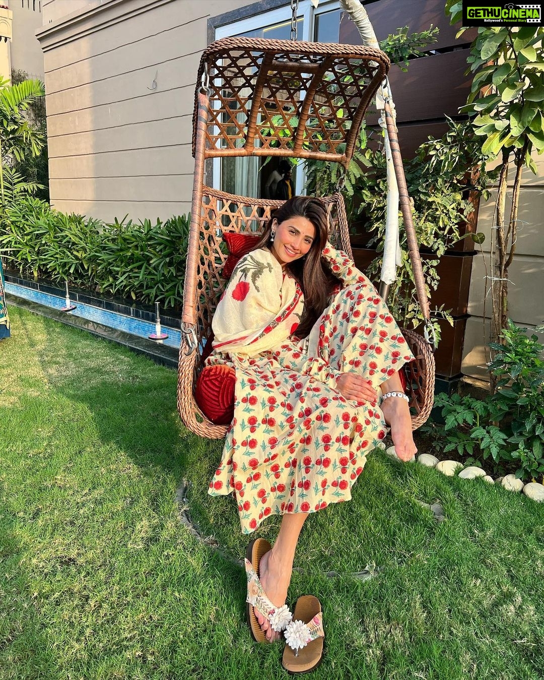 Daisy Shah Instagram - Week that went by 👐🏻👯♀️🐶 . . . #photodump
