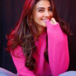 Daisy Shah Instagram - Serving sweaters for lunch today. Anybody wanna join?!?!? . . . #cupcakestateofmind #livelovelaugh #daisyshah