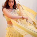 Daisy Shah Instagram - ।। नमो नमो दुर्गे सुख करनी नमो नमो अम्बे दुःख हरनी ।। आप सभी को नवरात्रि की हार्दिक शुभकामनाएँ 🙏 . . . #daisyshah #happynavratri #livelovelaugh