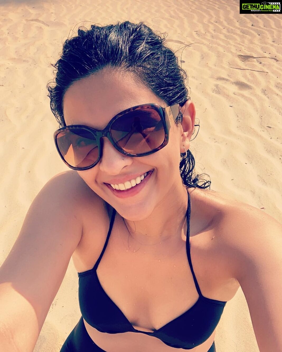 Deeksha Seth Instagram - Cavelossim Beach