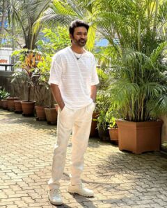 Dhanush Instagram - Atrangire ❤❤❤ promotions 
Styled by @kavyasriraam