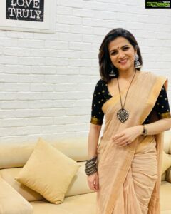 Dhivyadharshini Instagram - Photo dump evening 

Ps: After a good show 
#ddneelakandan #ddsaree #cottonsarees #blousedesigns #iphoneclicks #happygirls #navarasa #netflixsouthindia