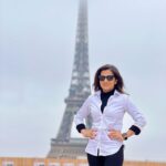 Dhivyadharshini Instagram - Did you know 1. Eiffel Tower grows almost 6inch taller in summer and gets 6inch smaller in winter. 2. Eiffel Tower was meant to be only for 20 years and then to be demolished, but it’s beauty dint let ppl do it 3. Gustave Eiffel slipped a private room for himself in the tower and he dint rent it then and till now it’s not 4. Eiffel Tower has a wife, an American lady married to this tower and changed her name to ErikaEiffel 5.Hitler once ordered to demolish Eiffel Tower after Germany occupied France but luckily that order was not followed through 6.ivlo soliruken , kulirla foto yeduthiruken, oru like ah potu pongaaaa 😇😘🤪😍 Thanks to @gtholidays for suggesting me this view of the tower ❤️ #ddneelakandan #ddinparis #fashion #paris #france #gtholidays #travel #tourism #travellover #francetourisme Tour Eiffel Paris France,