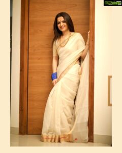 Dhivyadharshini Instagram - Pon Onam ashamshakal ❤️ 

@camerasenthil 📸 #ddneelakandan #onam2021 #onamsaree #kasavu #ashamshakal #onamcelebration  #keralasaree
