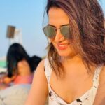 Dhivyadharshini Instagram - 1 2 3 4 pics #ddneelakandan #jbr #smokybeachdubai #dubai #throwback #smokybeach_jbr #fashion #style @visit.dubai @jbr_official #sunset