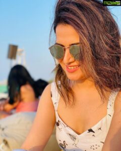 Dhivyadharshini Instagram - 1 2 3 4 pics 

#ddneelakandan #jbr #smokybeachdubai #dubai #throwback #smokybeach_jbr #fashion #style @visit.dubai @jbr_official #sunset