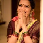 Dhivyadharshini Instagram - Konjam thalli pongal spl (final set) 😎😉 @camerasenthil @makeupibrahim @saravananhairstylist @new_ideas_fashions @raji_designer Thnks @hairstylists_vijayraghavan for being my avasara jewelery stylist #ddneelakandan #ddsarees #ddfashion #fashion #saree #silksaree #vijaytelevision