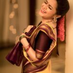 Dhivyadharshini Instagram - Konjam thalli pongal spl (2) @camerasenthil @makeupibrahim @saravananhairstylist @new_ideas_fashions @raji_designer #ddneelakandan #ddsarees #ddfashion #fashion #saree #silksaree #vijaytelevision