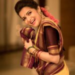 Dhivyadharshini Instagram - Konjam thalli pongal spl (2) @camerasenthil @makeupibrahim @saravananhairstylist @new_ideas_fashions @raji_designer #ddneelakandan #ddsarees #ddfashion #fashion #saree #silksaree #vijaytelevision