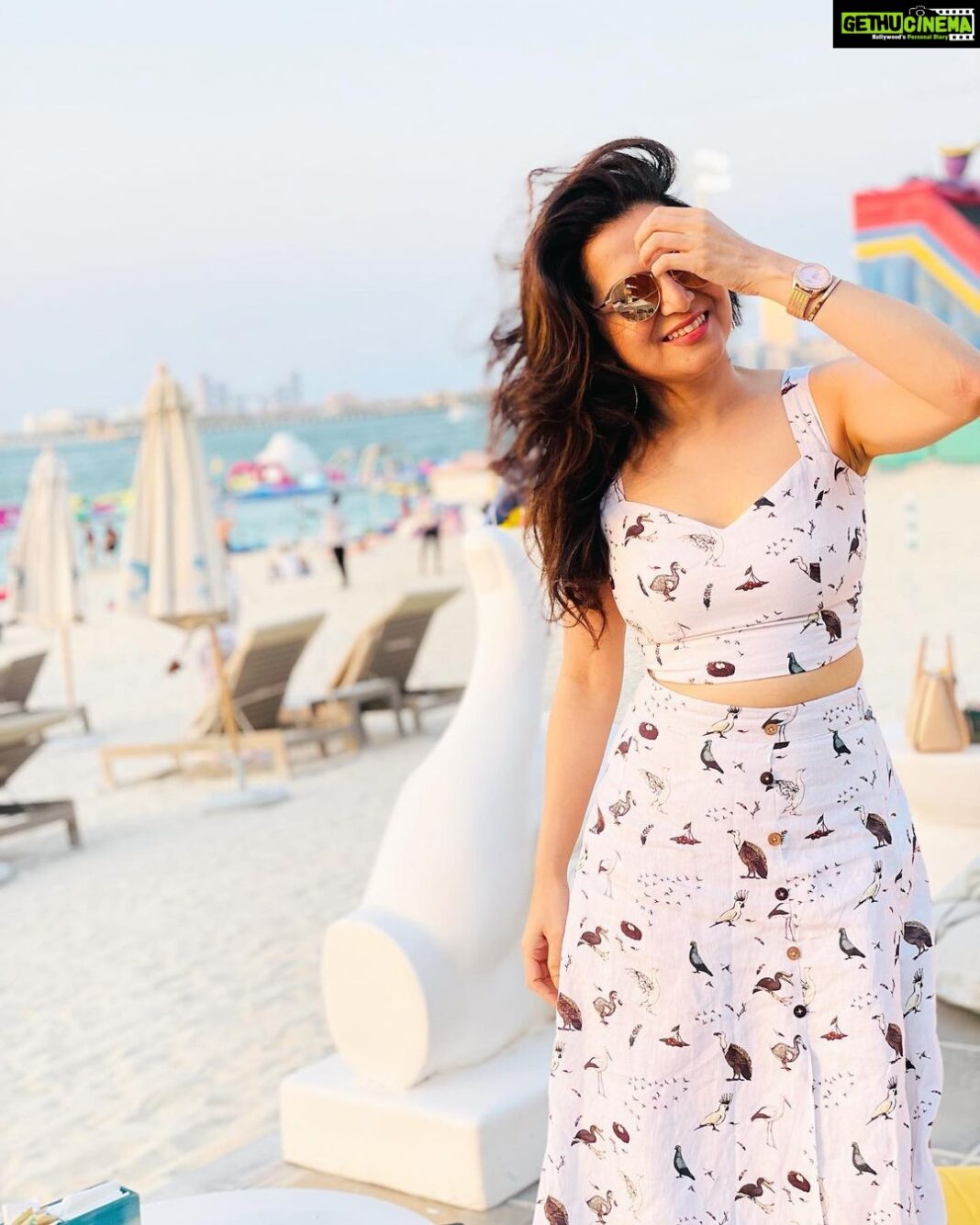 Dhivyadharshini Instagram - 1 2 3 4 pics #ddneelakandan #jbr #smokybeachdubai #dubai #throwback #smokybeach_jbr #fashion #style @visit.dubai @jbr_official #sunset