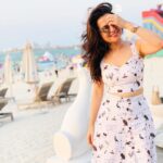 Dhivyadharshini Instagram - 1 2 3 4 pics #ddneelakandan #jbr #smokybeachdubai #dubai #throwback #smokybeach_jbr #fashion #style @visit.dubai @jbr_official #sunset