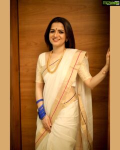 Dhivyadharshini Instagram - Pon Onam ashamshakal ❤️ 

@camerasenthil 📸 #ddneelakandan #onam2021 #onamsaree #kasavu #ashamshakal #onamcelebration  #keralasaree