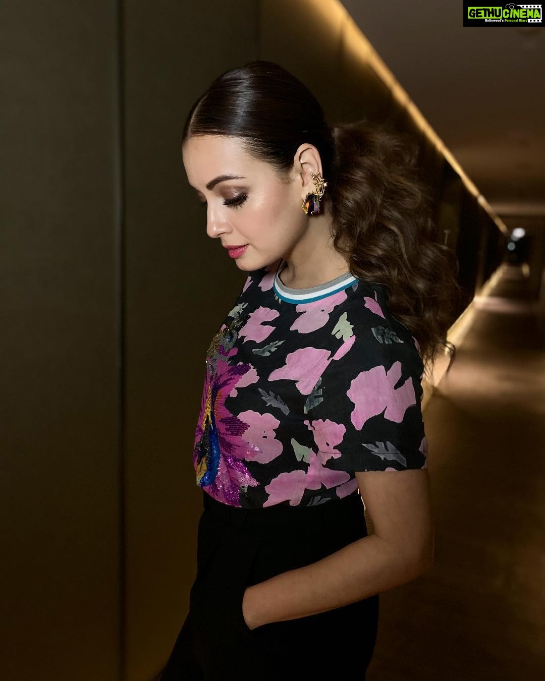 Dia Mirza Instagram - Let the light shine from within! #MissIndiaNorth2019 #MissIndiaTheDream @missindiaorg #Mentor Top @sanchitaofficial Earrings @esmecrystals Styled by @theiatekchandaney Assisted by @jia.chauhan Make Up by @kiran_chhetri92 Hair by @karanrai001 Delhi, India
