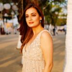 Dia Mirza Instagram - Sun kissed Sunday! #AboutLastNight Image courtesy @araalexanderofficial Outfit by @Monika nidhii Jewellery by @mahesh_notandass Styled by @theiatekchandaney Assisted by @jia.chauhan