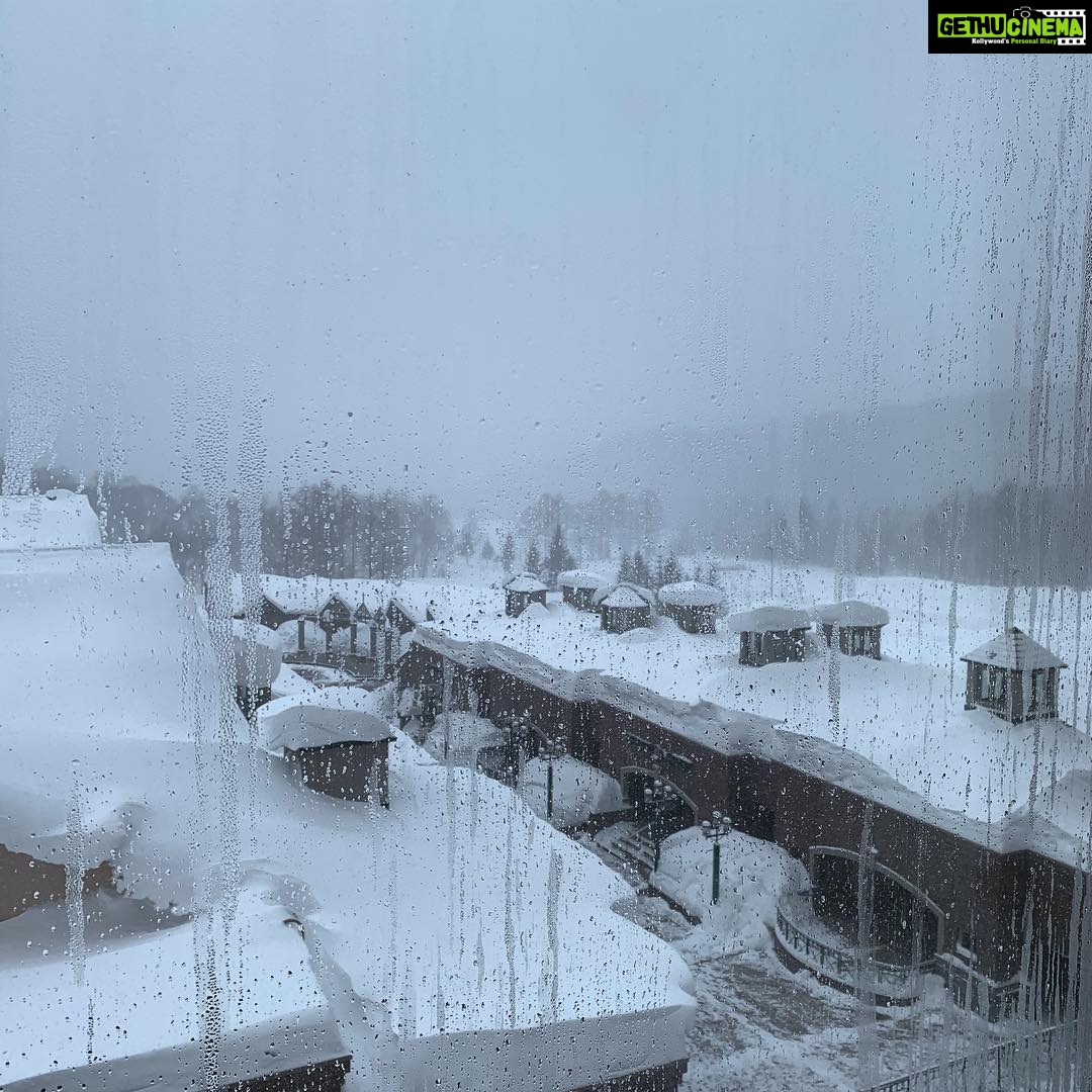 Dia Mirza Instagram - Room with a view π₯Ά #SnowDay #JapanSurprises #Hokkaido @visitjapanjp #TravelWithDee The Kiroro, a Tribute Portfolio Hotel, Hokkaido (γγγ γγͺγγ₯γΌγγγΌγγγ©γͺγͺγγγ« εζ΅·ι)