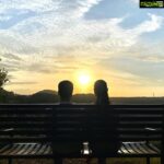 Dia Mirza Instagram – Take a little time to smile ☀️❤️🌙
#SunsetKeDiVane #Sunday #Sunset India