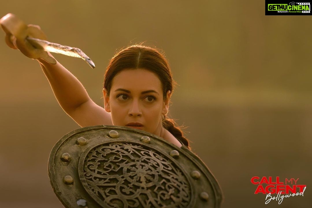Dia Mirza Instagram - Had too much fun working on this one! Thank you to the entire team for making every moment so special. For anyone trying to reach me, please call my agent because I’m going to be too busy watching the show 🙃❤️ Grab your popcorn and get comfy. Call My Agent Bollywood, streaming now on @netflix_in @applausesocial