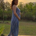 Dia Mirza Instagram – Becoming a mother is the best gift nature gave me đź’š Every moment has been filled with light and joy! From the time i first discovered i was pregnant, to every single moment since… natures force has revealed itself to me in the most magical ways. And no, it wasn’t easy going through the trauma of a extremely premature delivery and subsequent complications. But, the faith that you chose me Avyaan Azaad to be your mother was unshakable even when we went through our challenges. Thank you for choosing me my precious. Thank you for holding on so strong. Thank you for teaching me the power of love. You are love. #FlashbackFriday to a time when i was 4 months pregnant 🤰🌏
📸 Papa @vaibhav.rekhi #SunsetKeDiVane