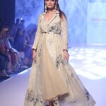 Dia Mirza Instagram – Loved walking for @theancestrystore a collection where temple art meets  city chic, as a muse for Bombay @timesfashionweek #StoriesRetold #summervibes 
#Pichwai #Art Mumbai, Maharashtra