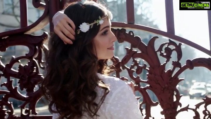 Dia Mirza Instagram - A happy happy day at work for my dearest friend @rockystarofficial 🦋☀️Introducing RS by Rocky Star’s (@rsbyrockystar) Summer Collection! Exclusively available at @shoppers_stop stores and online. Video by @pavzo_ Shot by @jamesrudland Hair & Makeup: @wonderlandhairandmakeup Styling: @beezsharma