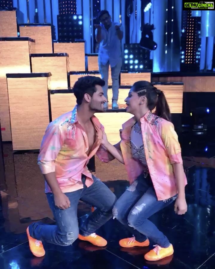 Dipika Kakar Instagram - Our official celebratory step! Did you enjoy our performance tonight? #NachBaliye8 #Starplus