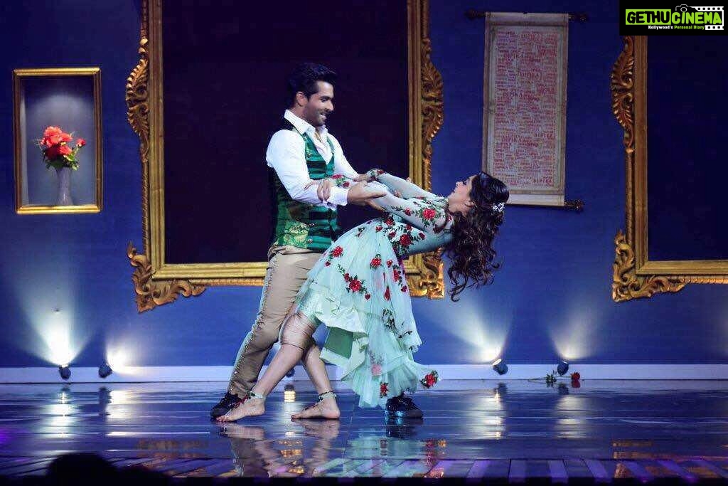 Dipika Kakar Instagram - I want to hold your hands, close my eyes & dance all my life with you @shoaib2087 #nachbaliye8 #dancing #inlove
