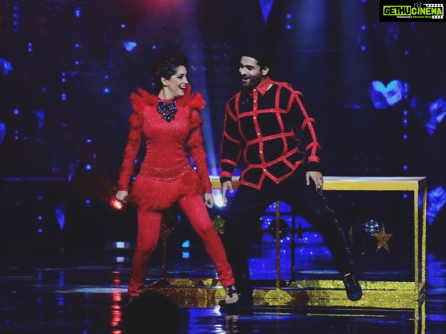 Dipika Kakar Instagram - We're three weeks down😁☺ #sneakpeek of our next performance😉 any guesses about our theme?😜 #staytuned #nachbaliye8