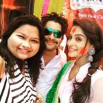 Dipika Kakar Instagram – Holi event at it’s best…colourful, happy faces all around #Raipur💙💚❤ #happyholi #playhard