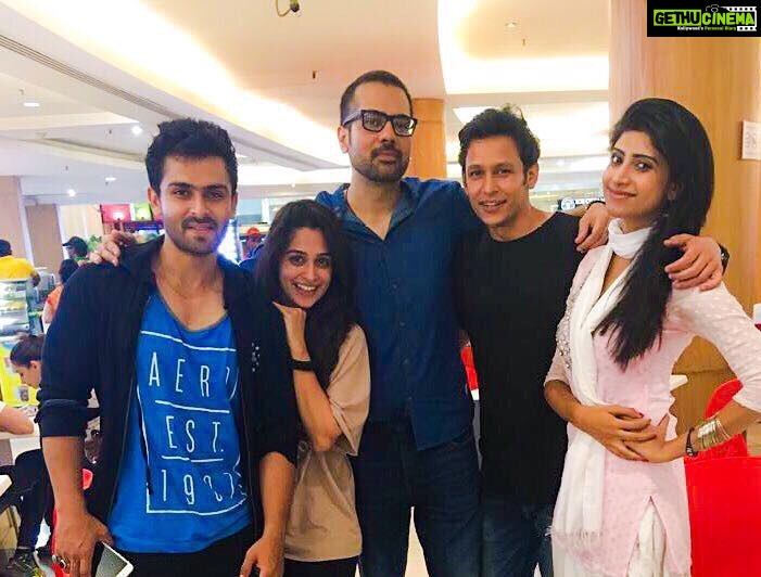 Dipika Kakar Instagram - When you suddenly bump into your old friends #goodtimes #AbhishekRawat