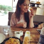 Dipika Kakar Instagram - Pani puri for lunch?? Why not?🤔😜 Mumbaikar rights❤ #weekendvibes #saturdayfun