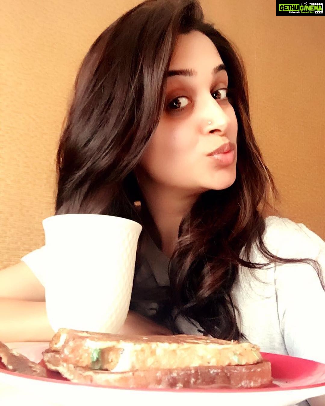 Dipika Kakar Instagram - A hearty breakfast is the key to a hearty day!🍞😁 #homemadefood #healthystart