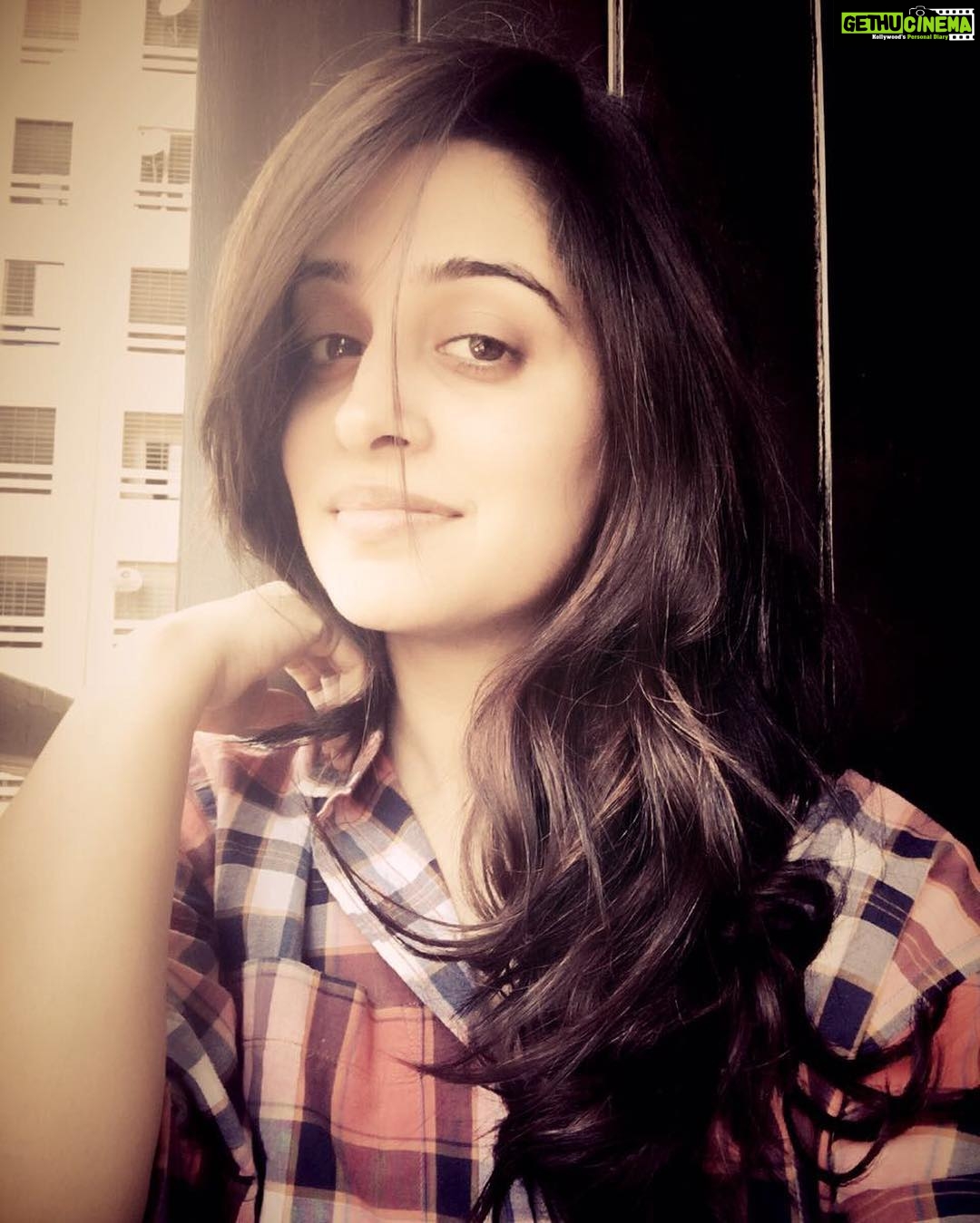 Dipika Kakar Instagram - Don't let anything ruin your sunshine😄 #casuallook #homesweethome🏡