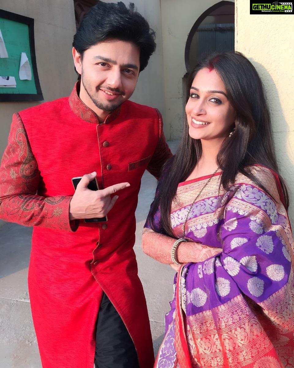 Dipika Kakar Instagram - A true friend standing by me in one of the most difficult days of my life... and also making it most beautiful by the lovely surprises!!! Thank u @alankapoor u were an amazing co-actor and in no time the bond of friendship was formed š
š
š
š