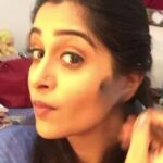 Dipika Kakar Instagram - Wake up, glam up & give in your best because contentment is all that matters😄☺ #wakeupandmakeup #onset
