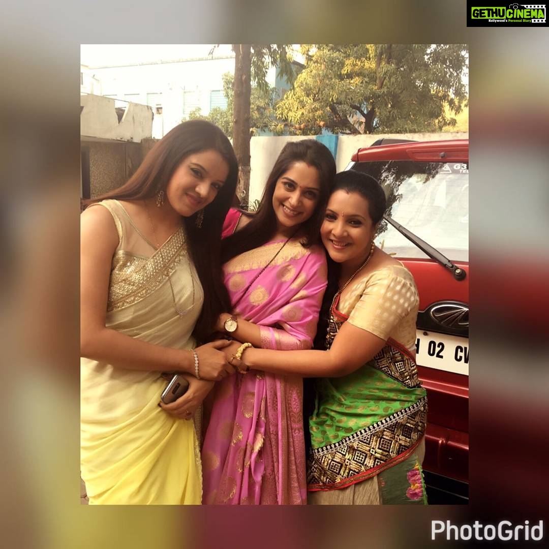 Dipika Kakar Instagram - The journey of 6 long years with #sasuralsimarka is about to end. You'll will be missed @simply_shweta ☺ #memoriesforlife #friendsforever #snehalsahay
