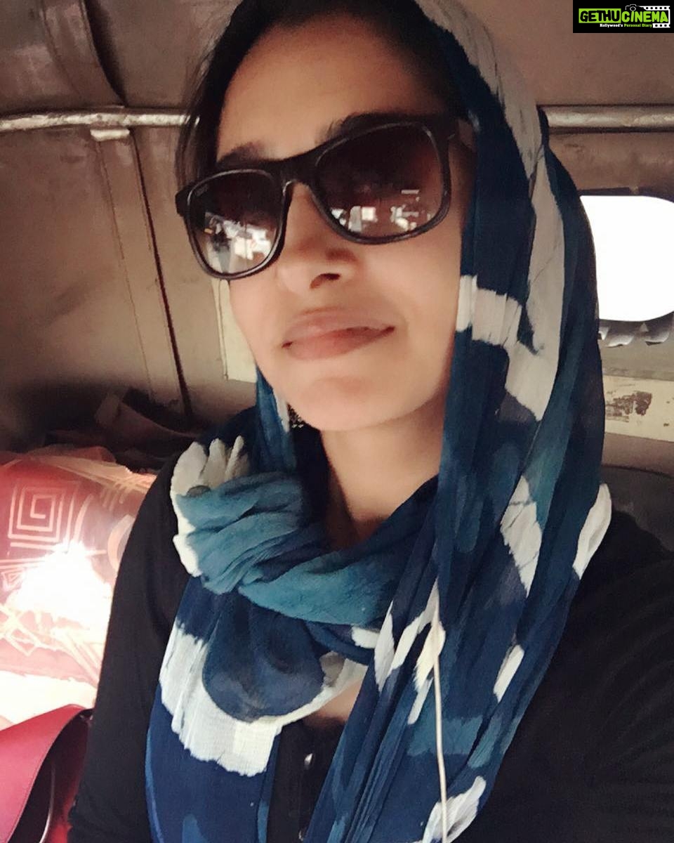 Dipika Kakar Instagram - Going low-key, travelling by my all time favourite auto today😋❤ #mumbaidiaries