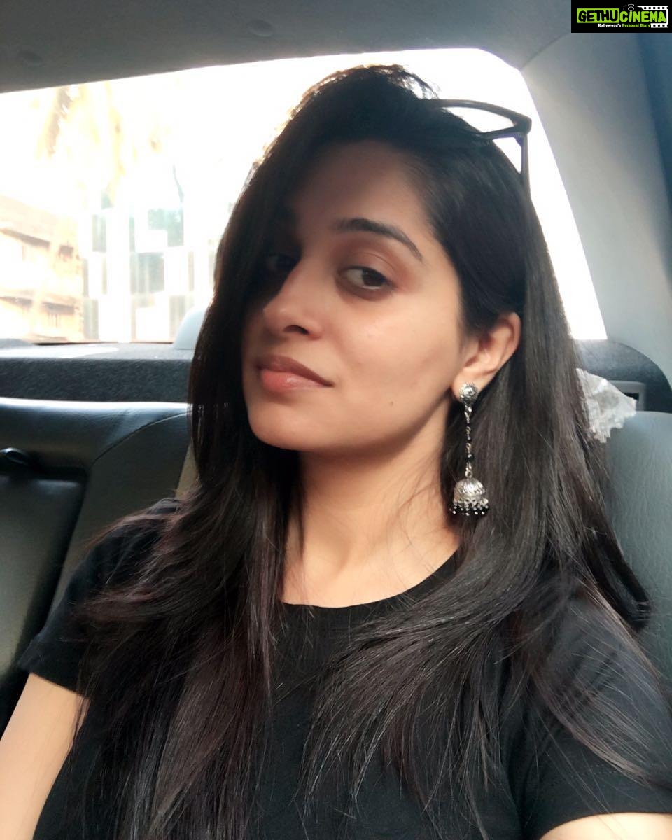 Dipika Kakar Instagram - Hello guys, sorry for being off social media for a few days. I have been crazily caught up with shopping for the new home & shifting. #newbeginings #tiredbuthappy☺