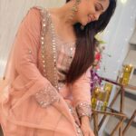 Dipika Kakar Instagram - Eid Mubarak to all ❤️ . . Outfit: @divyakocharofficial Fashion PR & Stylist: @dinky_nirh