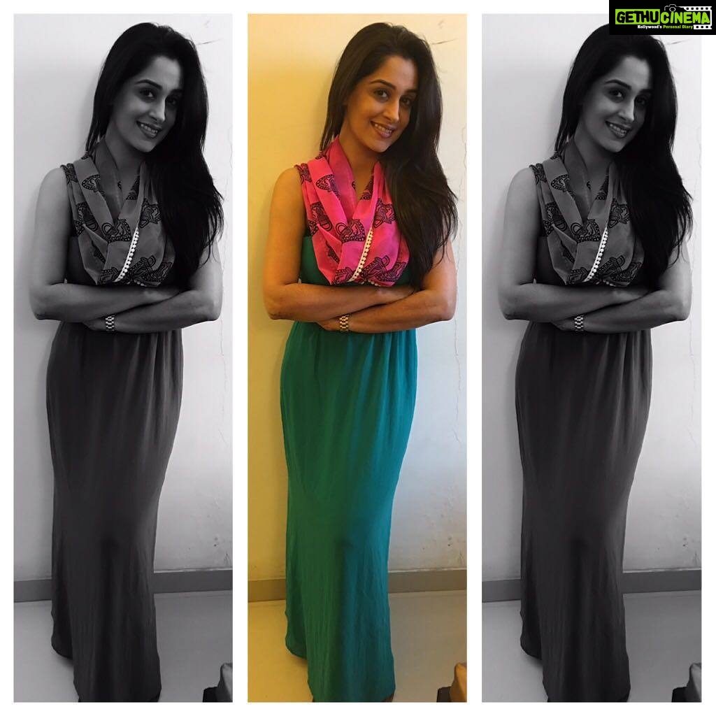 Dipika Kakar Instagram - My secret to a happy life~live simply, dream big, be generous, give love & you are good to go😄 #weekendvibes #saturdaystyle