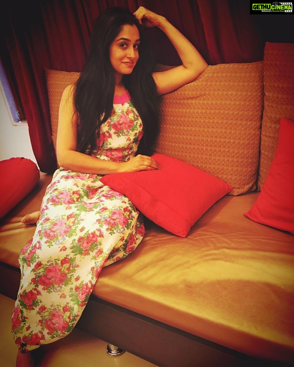 Dipika Kakar Instagram - My undeniable love for floral❤🌸 home after a long day at shoot☺ #outfitoftheday #homesweethome #floralfix