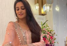 Dipika Kakar Instagram - Eid Mubarak to all ❤️ . . Outfit: @divyakocharofficial Fashion PR & Stylist: @dinky_nirh