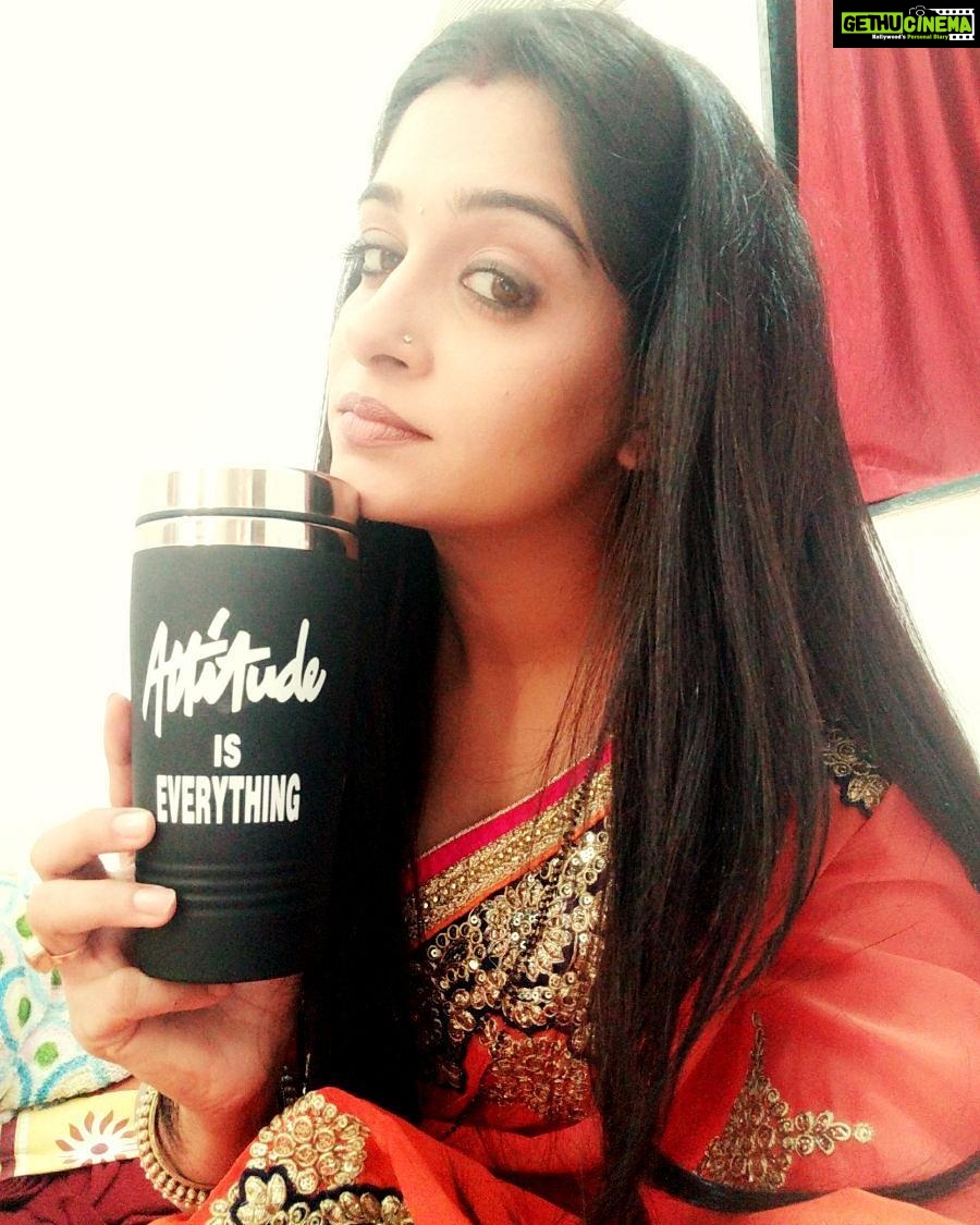 Dipika Kakar Instagram - Your attitude is like a price tag, it shows how valuable you are!✨#mondayvibes #quoteoftheday #shoottime #attitudeiseverything